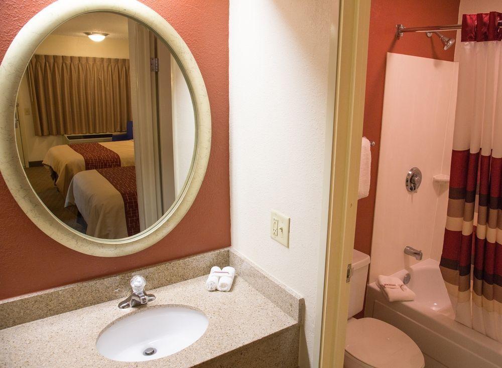 Red Roof Inn Елкгарт Екстер'єр фото